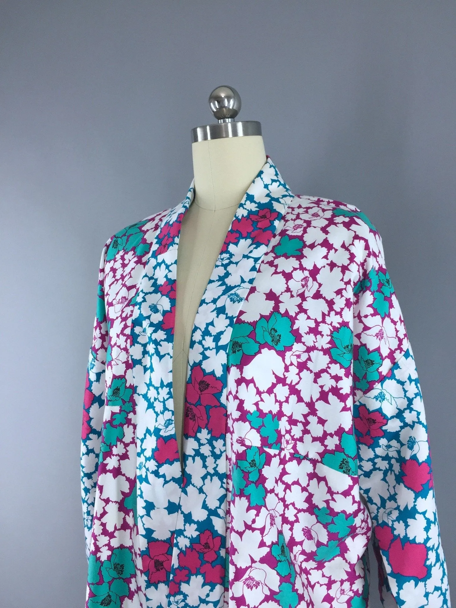 Vintage 1980s Happi Coat Kimono Cardigan / White Floral Cotton Sateen