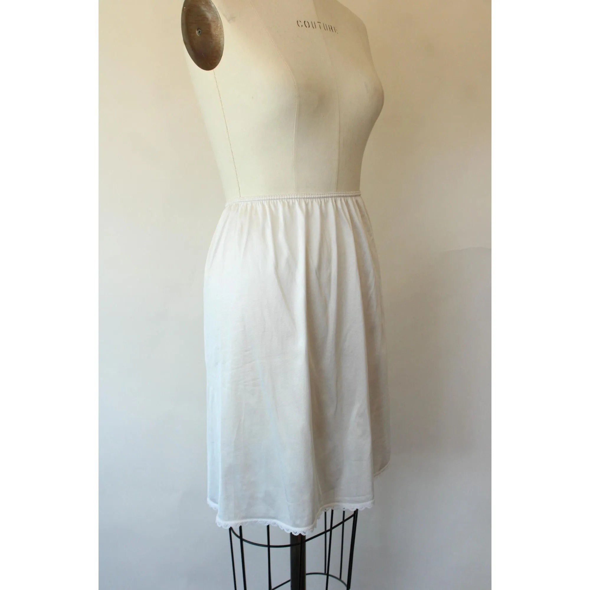 Vintage 1980s Warners White Nylon Half Slip